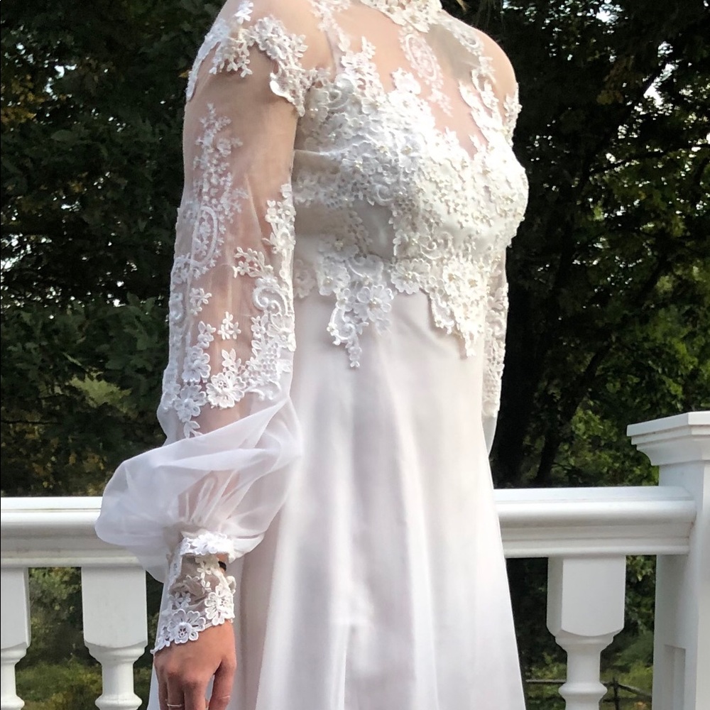 Vintage White Wedding Grown; Never Worn or Altered - Picture 4 of 8